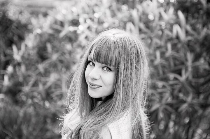 Laura Yates Chaud Mag